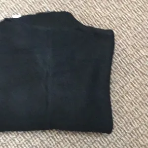 Frank Lyman black sweater 213134U